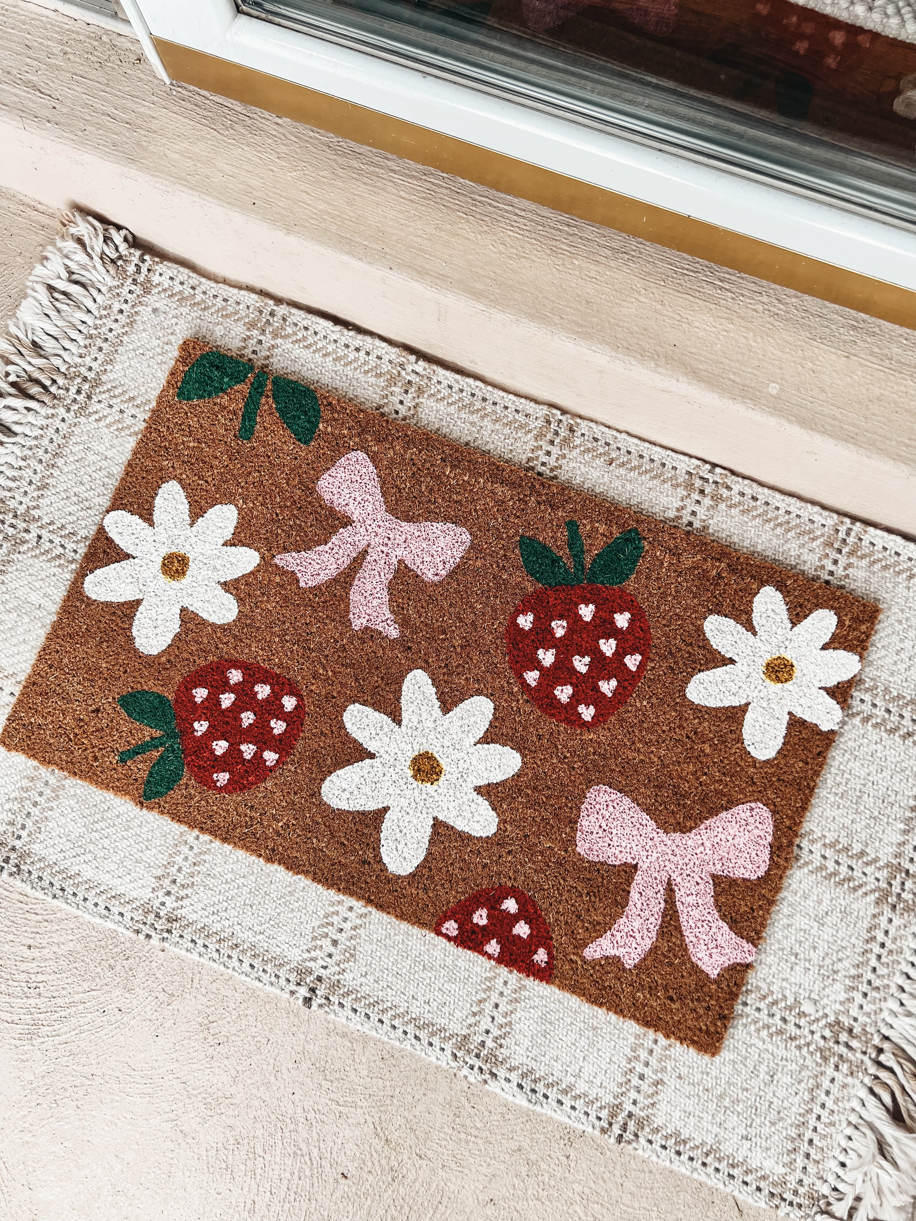 Strawberry, Daisy & Bow Pattern