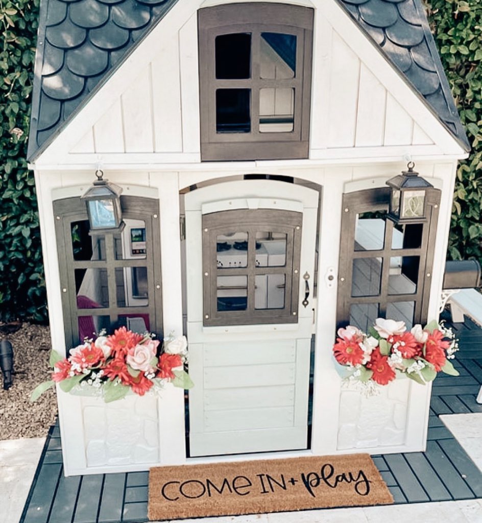 Come In + Play