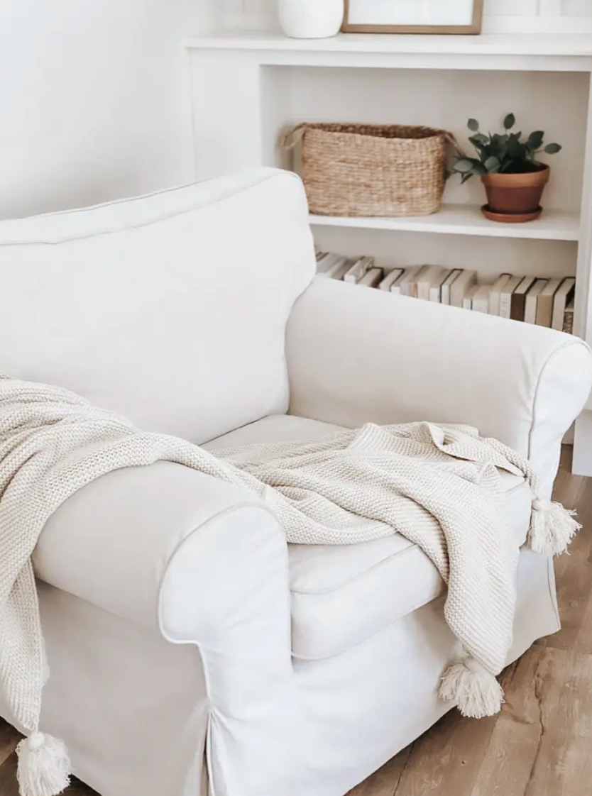 Knit Throw Blanket With Tassels